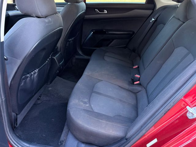 Kia K5 Vehicle Full-screen Gallery Image 13