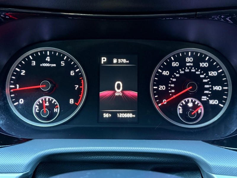 Kia K5 Vehicle Full-screen Gallery Image 16