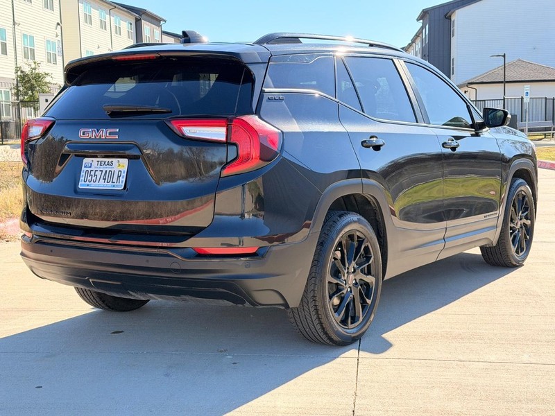 GMC Terrain Vehicle Full-screen Gallery Image 06