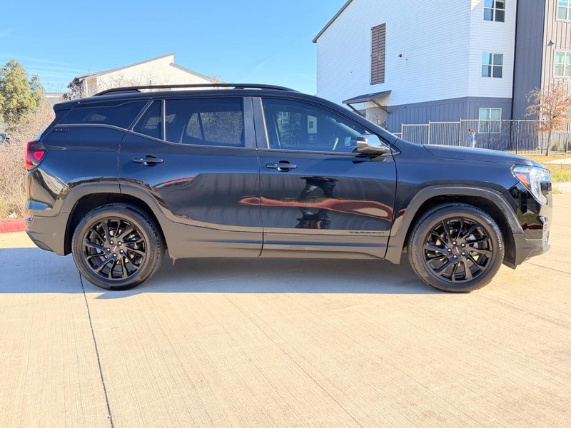 GMC Terrain Vehicle Full-screen Gallery Image 07