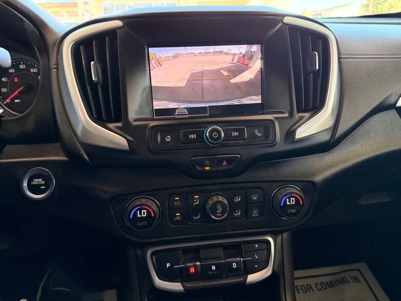 GMC Terrain Vehicle Full-screen Gallery Image 15