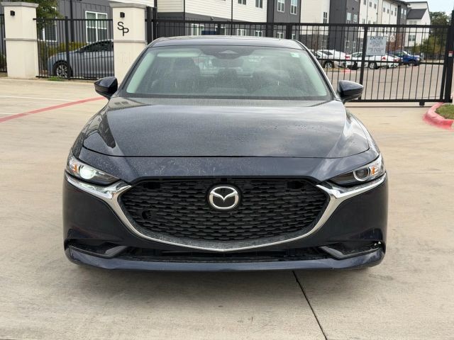 Mazda MAZDA3 Vehicle Full-screen Gallery Image 09