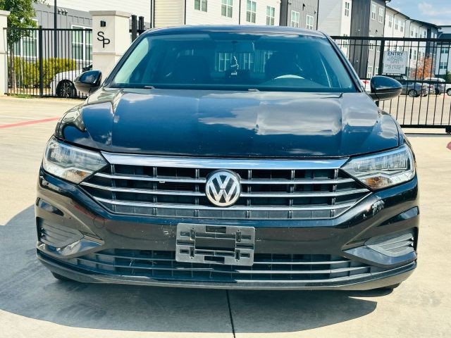 Volkswagen Jetta Vehicle Full-screen Gallery Image 11