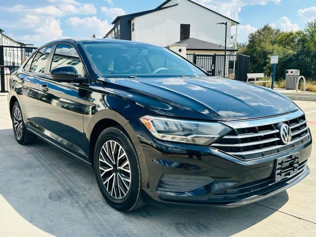 Volkswagen Jetta Vehicle Full-screen Gallery Image 12