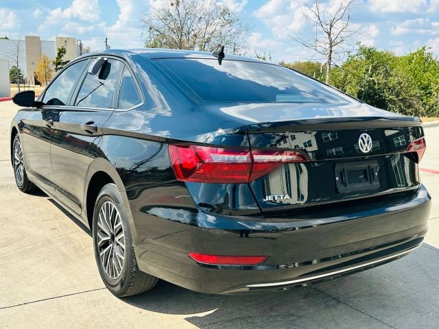 Volkswagen Jetta Vehicle Full-screen Gallery Image 23