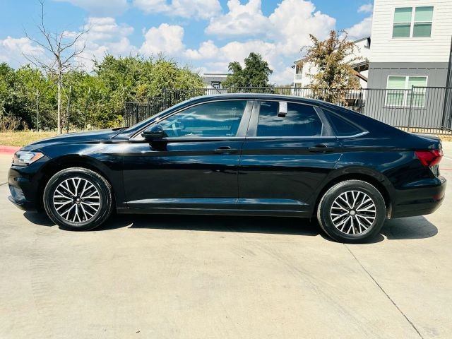 Volkswagen Jetta Vehicle Full-screen Gallery Image 29