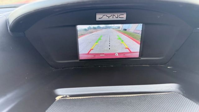 Ford Escape Vehicle Full-screen Gallery Image 10