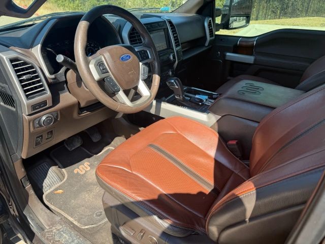 Ford F-150 Vehicle Full-screen Gallery Image 11