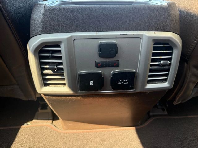 Ford F-150 Vehicle Full-screen Gallery Image 18