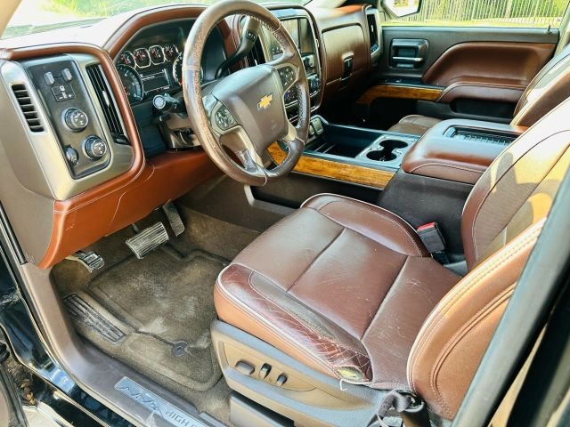 Chevrolet Silverado Vehicle Full-screen Gallery Image 12