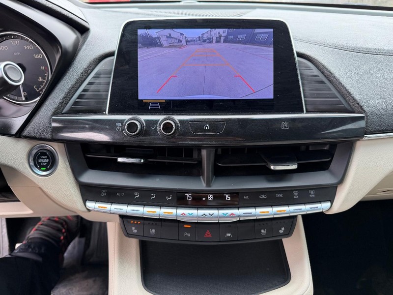 Cadillac CT4 Vehicle Full-screen Gallery Image 14