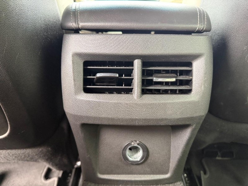 Cadillac CT4 Vehicle Full-screen Gallery Image 18