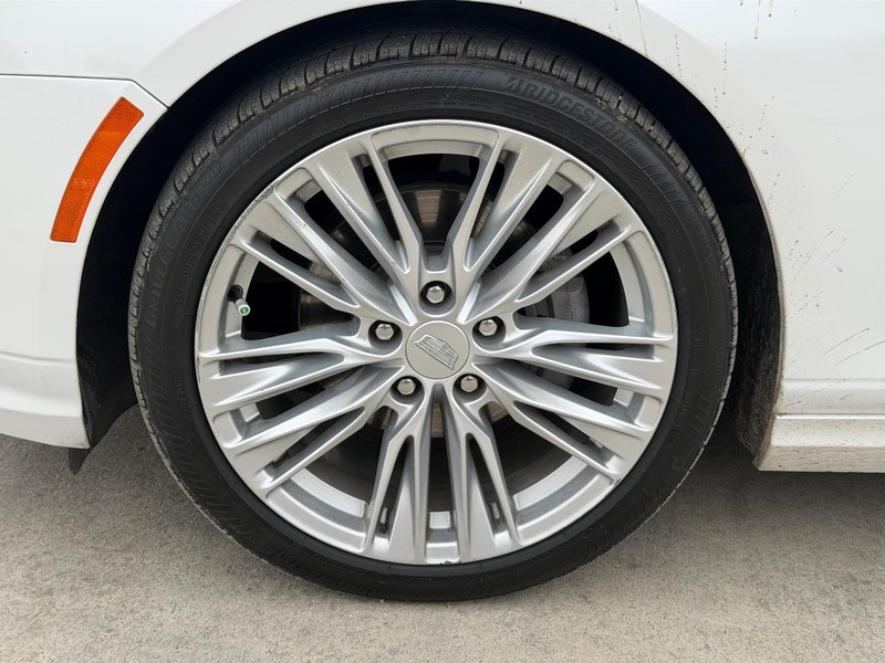 Cadillac CT4 Vehicle Full-screen Gallery Image 21