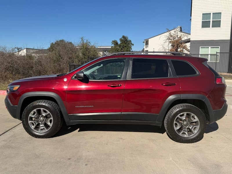 Jeep Cherokee Vehicle Full-screen Gallery Image 03