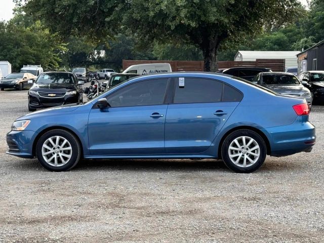 Volkswagen Jetta Sedan Vehicle Full-screen Gallery Image 03