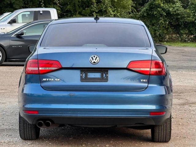 Volkswagen Jetta Sedan Vehicle Full-screen Gallery Image 05