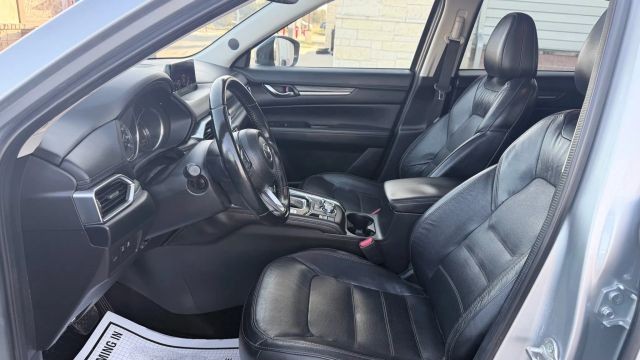 Mazda CX-5 Vehicle Full-screen Gallery Image 06