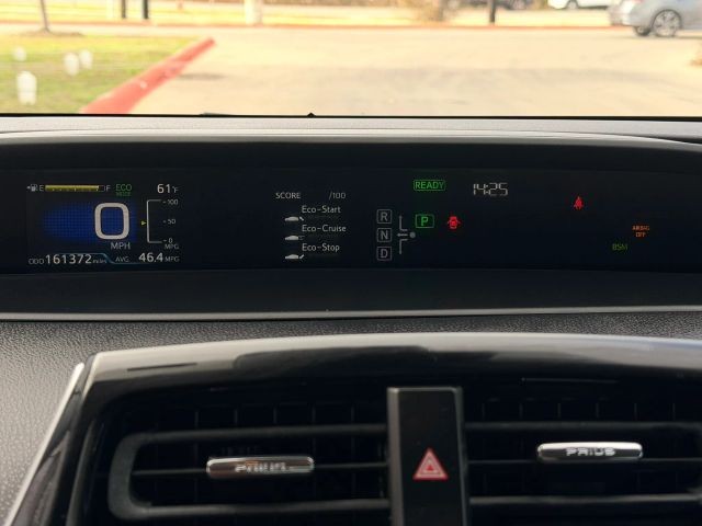 Toyota Prius Vehicle Full-screen Gallery Image 17