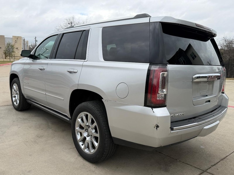 GMC Yukon Vehicle Full-screen Gallery Image 04