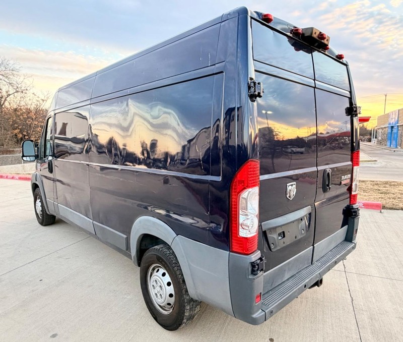 Ram ProMaster Cargo Van Vehicle Full-screen Gallery Image 04