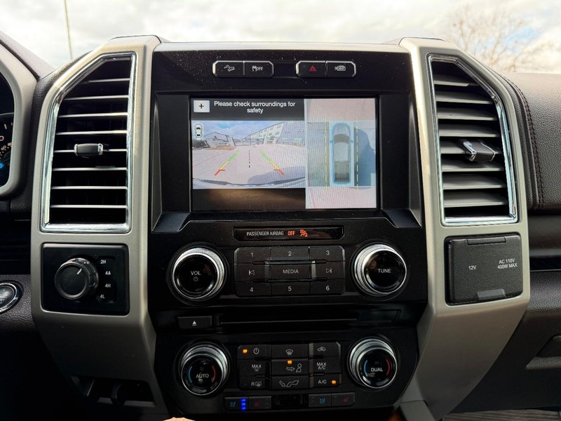Ford F-150 Vehicle Full-screen Gallery Image 14
