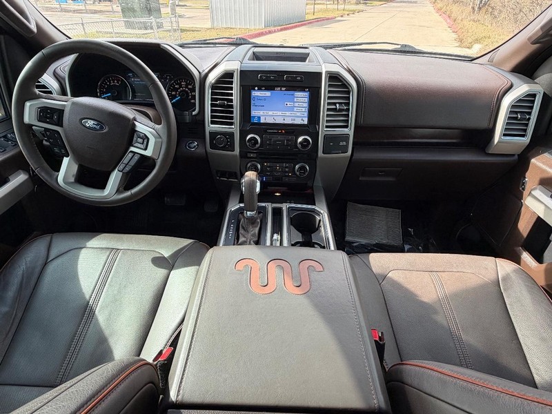 Ford F-150 Vehicle Full-screen Gallery Image 19