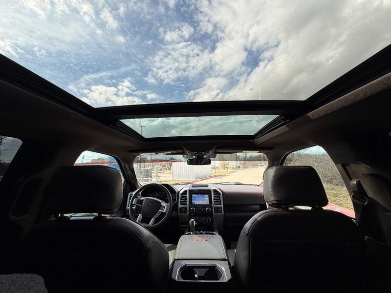 Ford F-150 Vehicle Full-screen Gallery Image 20