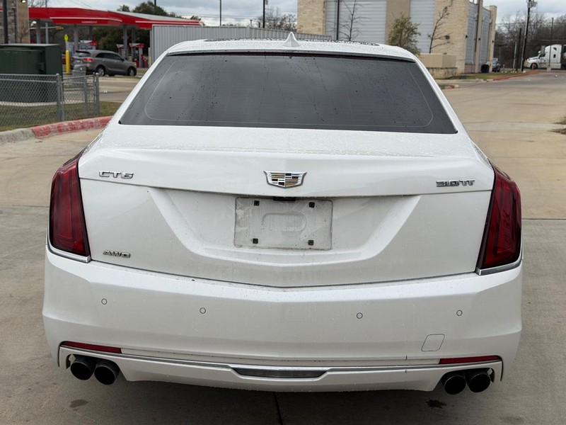 Cadillac CT6 Sedan Vehicle Full-screen Gallery Image 05