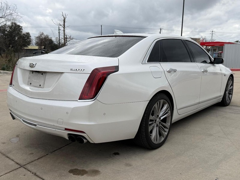Cadillac CT6 Sedan Vehicle Full-screen Gallery Image 06
