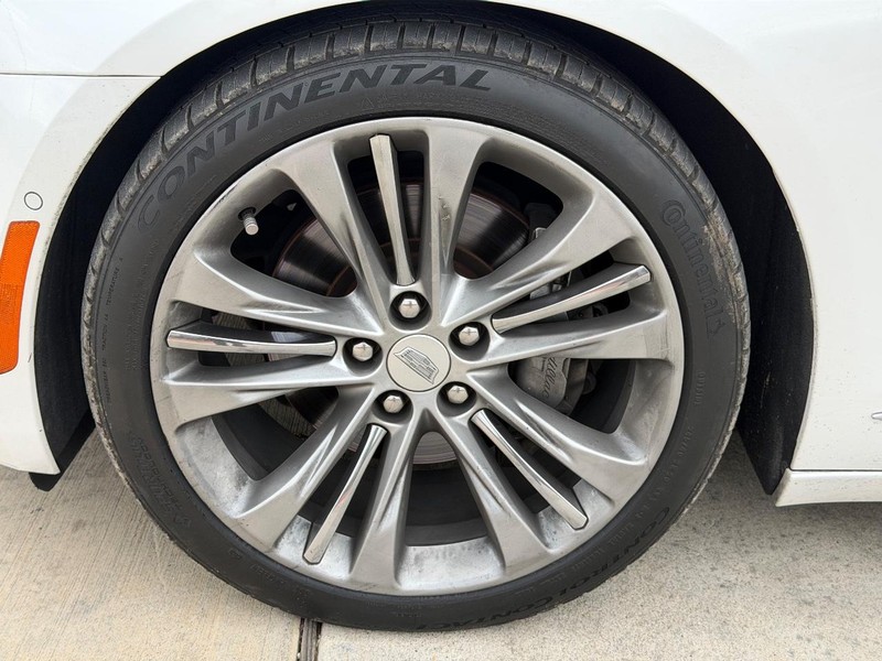 Cadillac CT6 Sedan Vehicle Full-screen Gallery Image 22