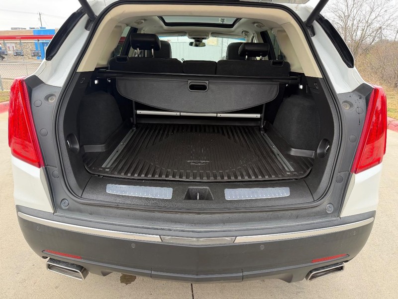 Cadillac XT5 Vehicle Full-screen Gallery Image 20