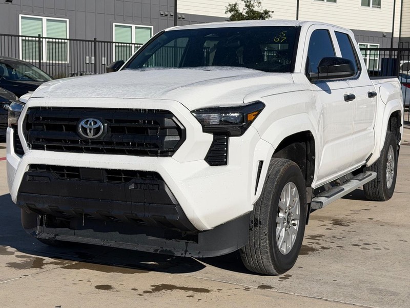 Toyota Tacoma 2WD Vehicle Full-screen Gallery Image 02