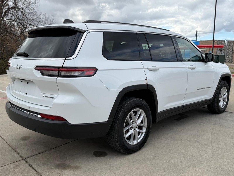 Jeep Grand Cherokee L Vehicle Full-screen Gallery Image 06