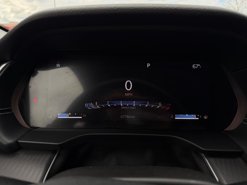 Jeep Grand Cherokee L Vehicle Full-screen Gallery Image 13