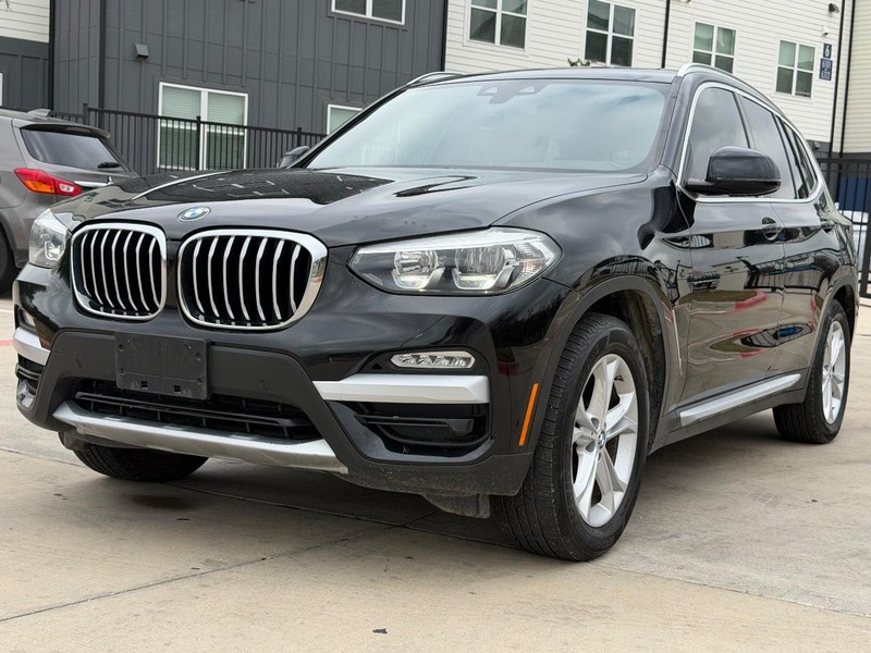 BMW X3 Vehicle Full-screen Gallery Image 02
