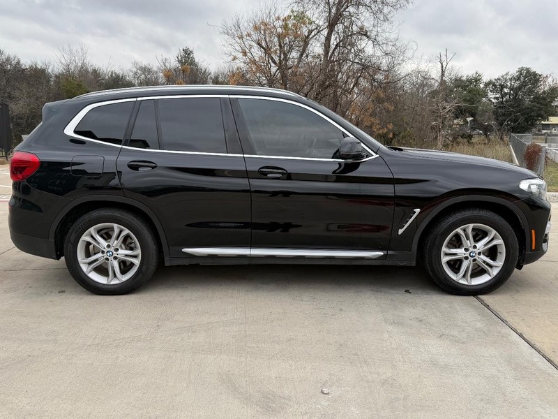 BMW X3 Vehicle Full-screen Gallery Image 07