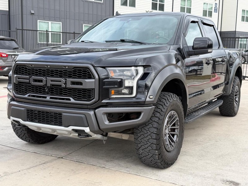 Ford F-150 Vehicle Full-screen Gallery Image 02