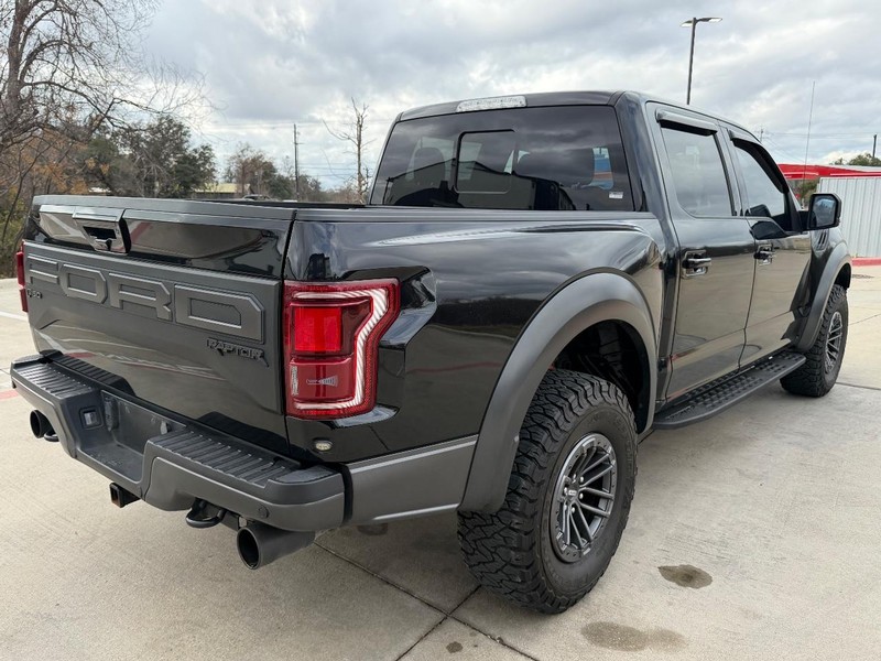 Ford F-150 Vehicle Full-screen Gallery Image 06