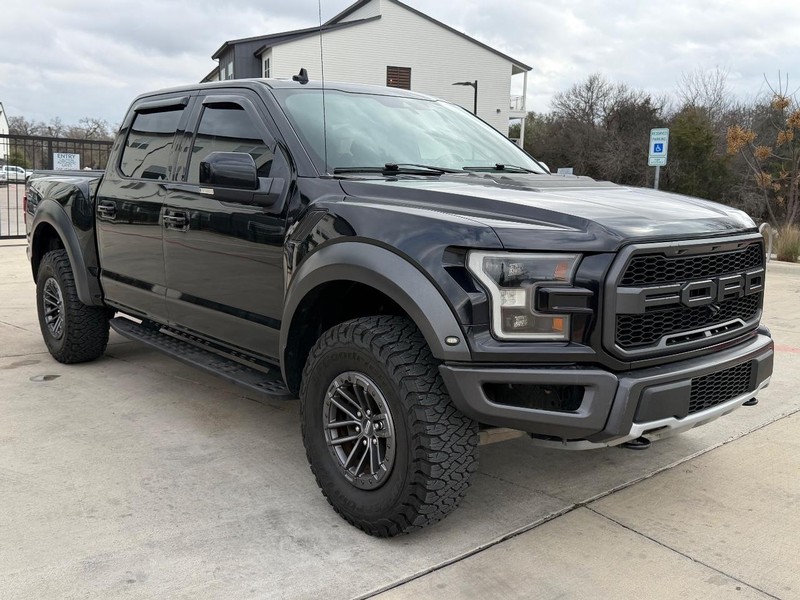 Ford F-150 Vehicle Full-screen Gallery Image 08