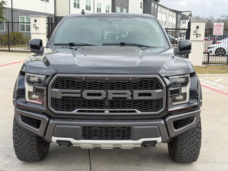 Ford F-150 Vehicle Full-screen Gallery Image 09