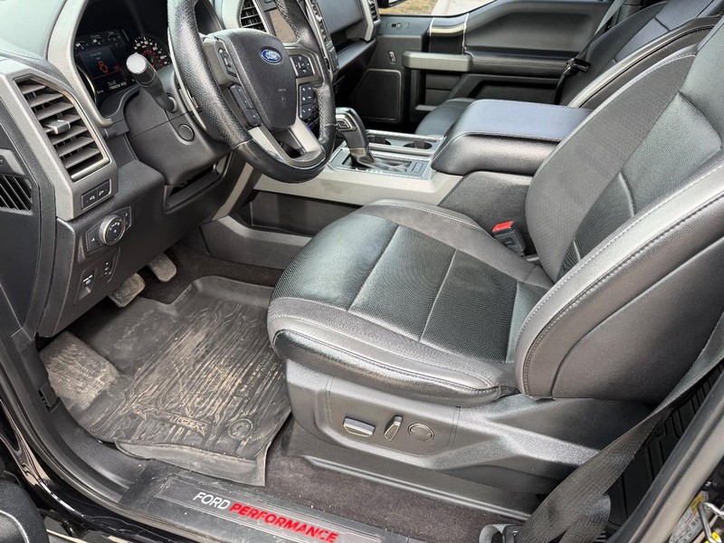 Ford F-150 Vehicle Full-screen Gallery Image 11