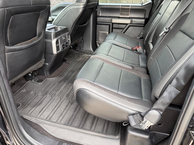 Ford F-150 Vehicle Full-screen Gallery Image 16