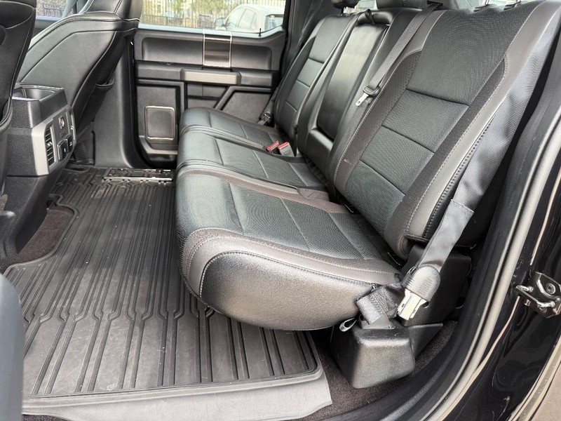 Ford F-150 Vehicle Full-screen Gallery Image 17