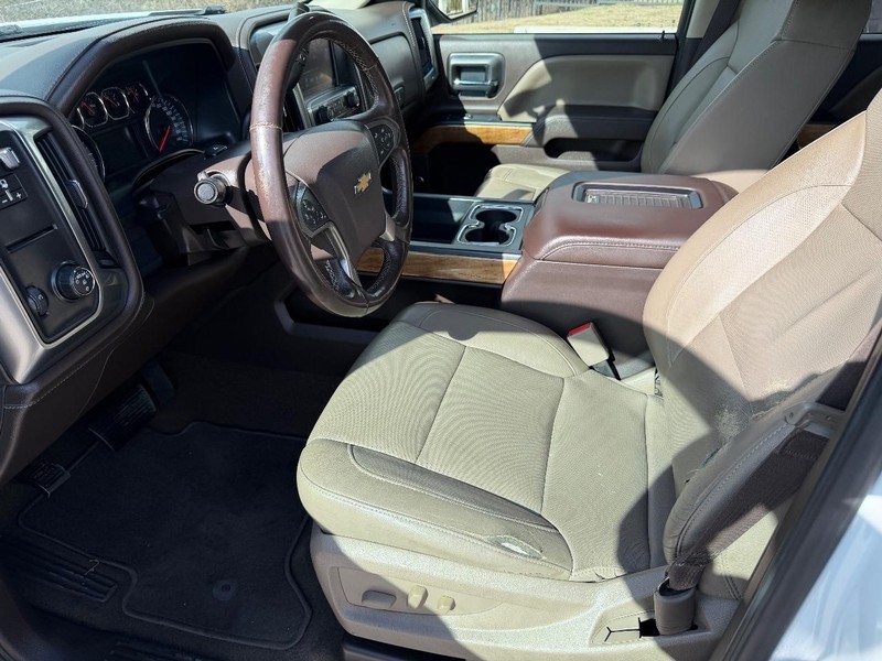 Chevrolet Silverado 1500 Vehicle Full-screen Gallery Image 11