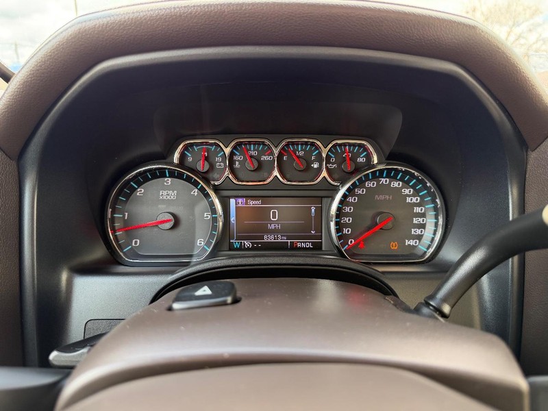 Chevrolet Silverado 1500 Vehicle Full-screen Gallery Image 13