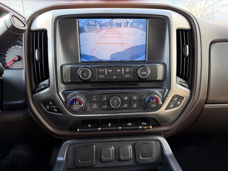 Chevrolet Silverado 1500 Vehicle Full-screen Gallery Image 14
