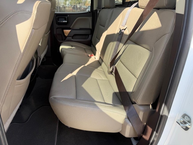 Chevrolet Silverado 1500 Vehicle Full-screen Gallery Image 17