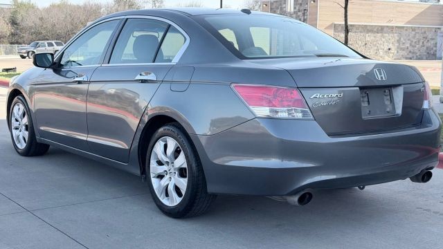 Honda Accord Sedan Vehicle Full-screen Gallery Image 04