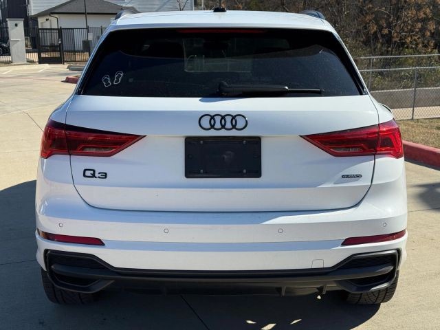 Audi Q3 Vehicle Full-screen Gallery Image 05