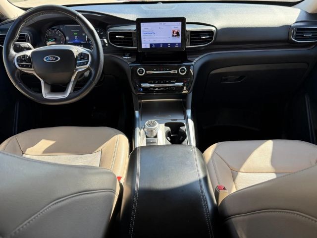 Ford Explorer Vehicle Full-screen Gallery Image 14